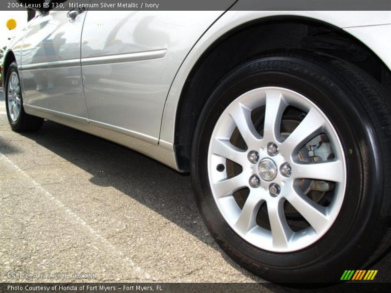 Millennium Silver Metallic / Ivory 2004 Lexus ES 330