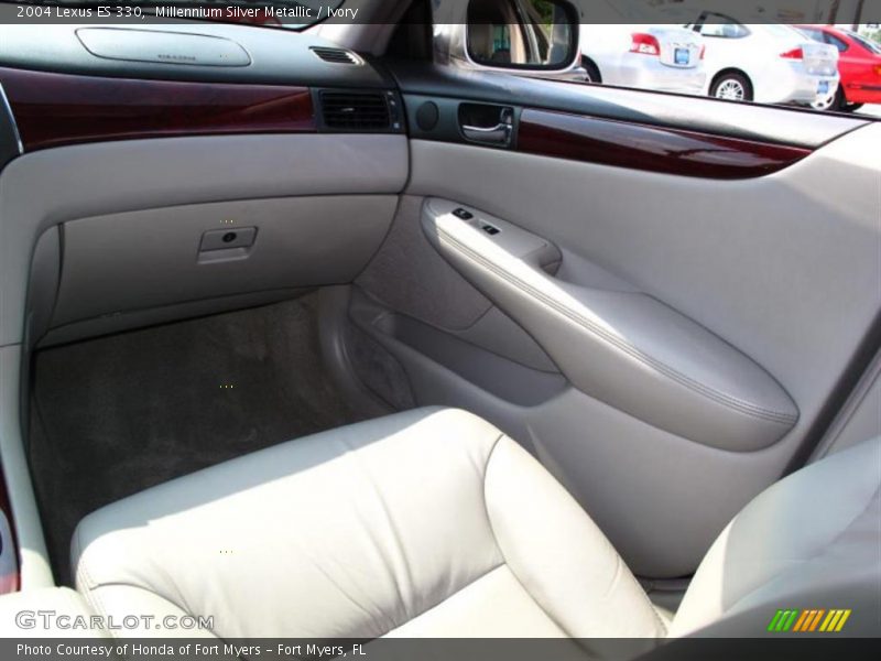 Millennium Silver Metallic / Ivory 2004 Lexus ES 330