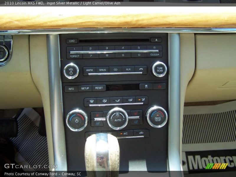 Ingot Silver Metallic / Light Camel/Olive Ash 2010 Lincoln MKS FWD