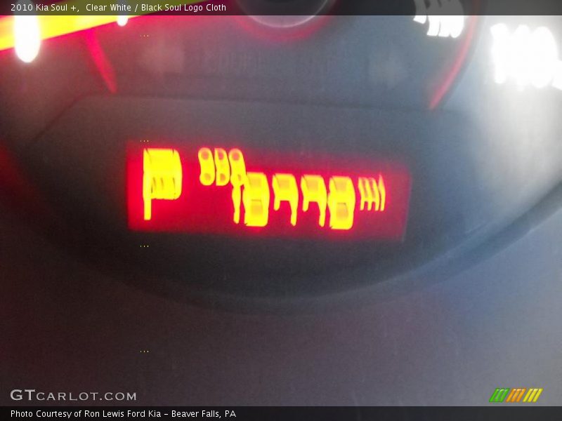 Clear White / Black Soul Logo Cloth 2010 Kia Soul +