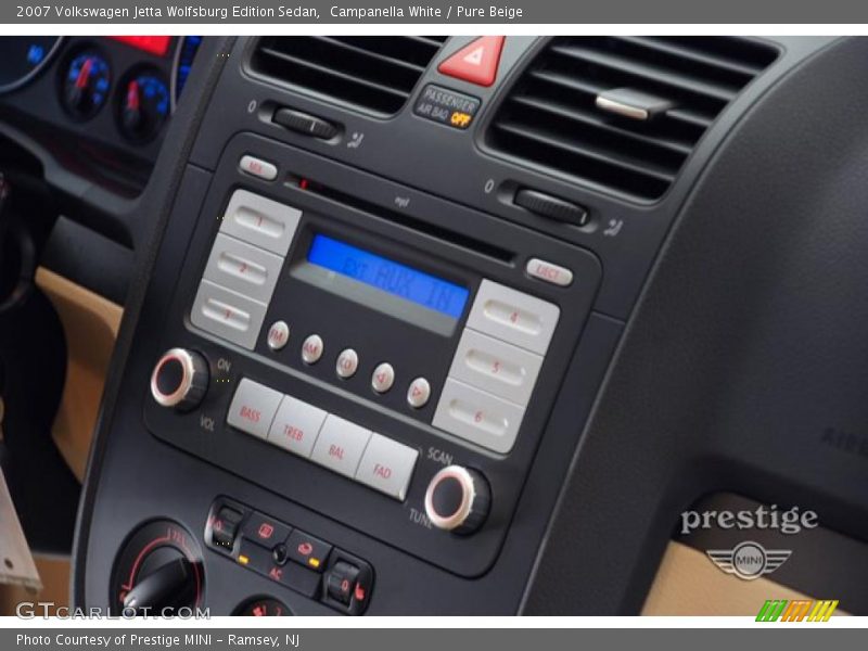 Campanella White / Pure Beige 2007 Volkswagen Jetta Wolfsburg Edition Sedan