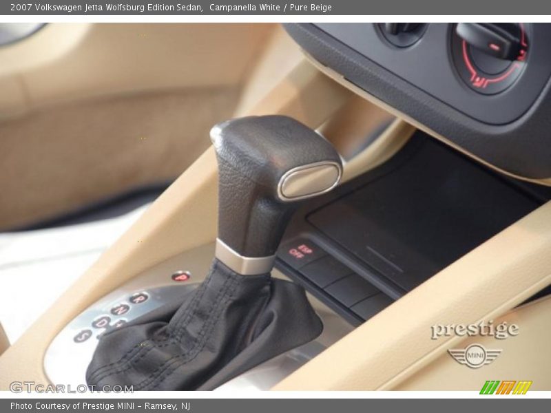Campanella White / Pure Beige 2007 Volkswagen Jetta Wolfsburg Edition Sedan