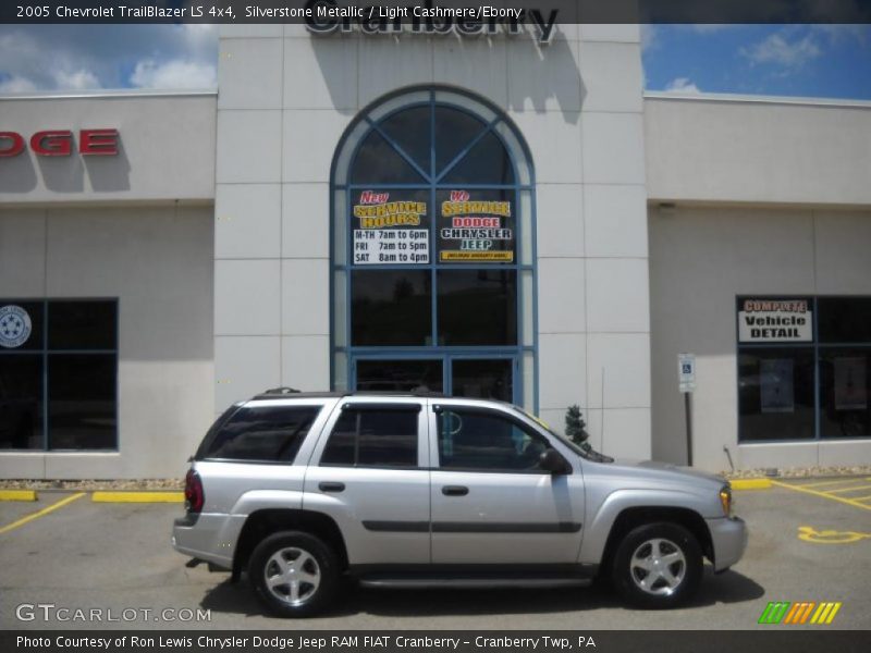 Silverstone Metallic / Light Cashmere/Ebony 2005 Chevrolet TrailBlazer LS 4x4