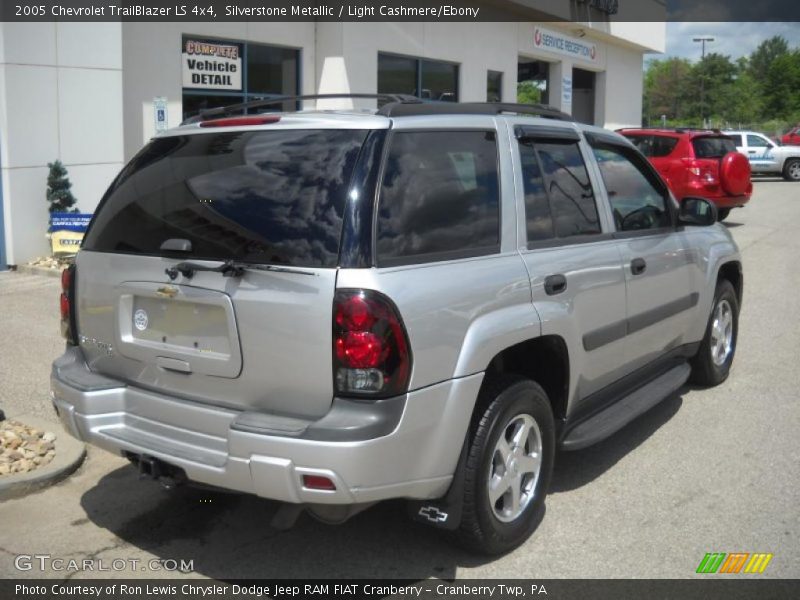 Silverstone Metallic / Light Cashmere/Ebony 2005 Chevrolet TrailBlazer LS 4x4