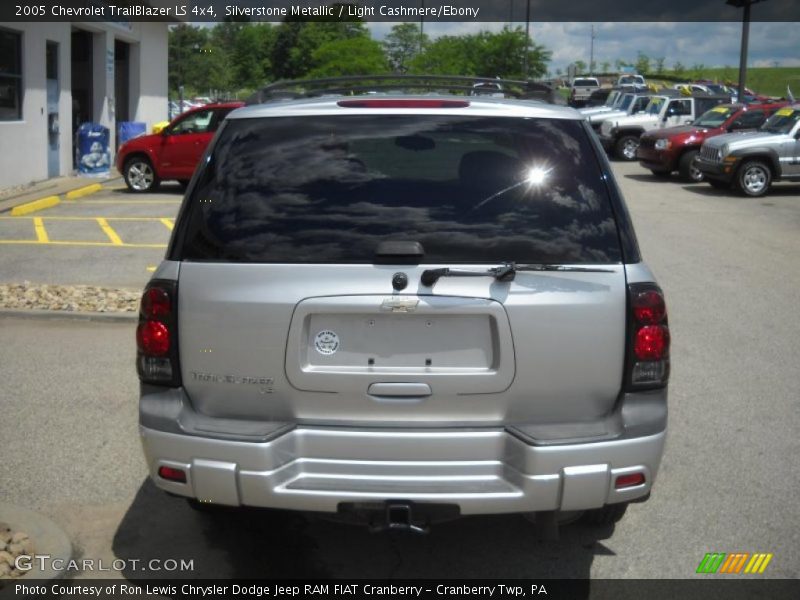 Silverstone Metallic / Light Cashmere/Ebony 2005 Chevrolet TrailBlazer LS 4x4