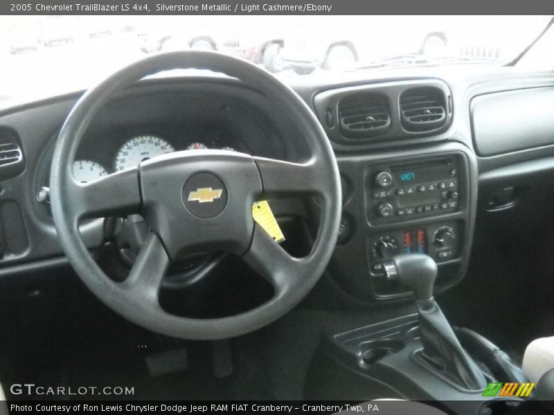 Silverstone Metallic / Light Cashmere/Ebony 2005 Chevrolet TrailBlazer LS 4x4