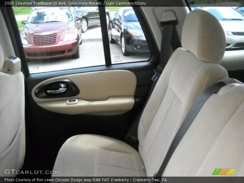Silverstone Metallic / Light Cashmere/Ebony 2005 Chevrolet TrailBlazer LS 4x4