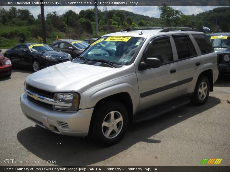 Silverstone Metallic / Light Cashmere/Ebony 2005 Chevrolet TrailBlazer LS 4x4