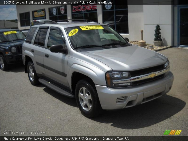 Silverstone Metallic / Light Cashmere/Ebony 2005 Chevrolet TrailBlazer LS 4x4