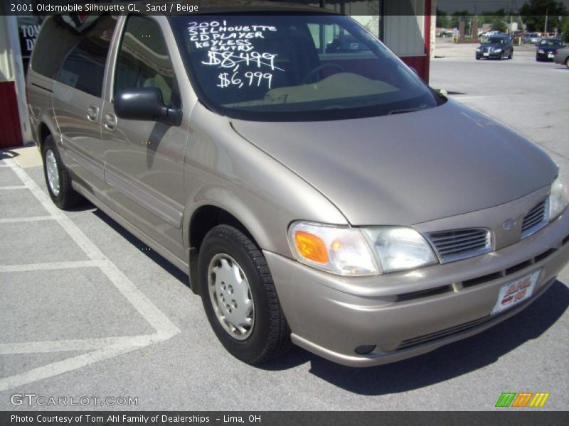 Sand / Beige 2001 Oldsmobile Silhouette GL