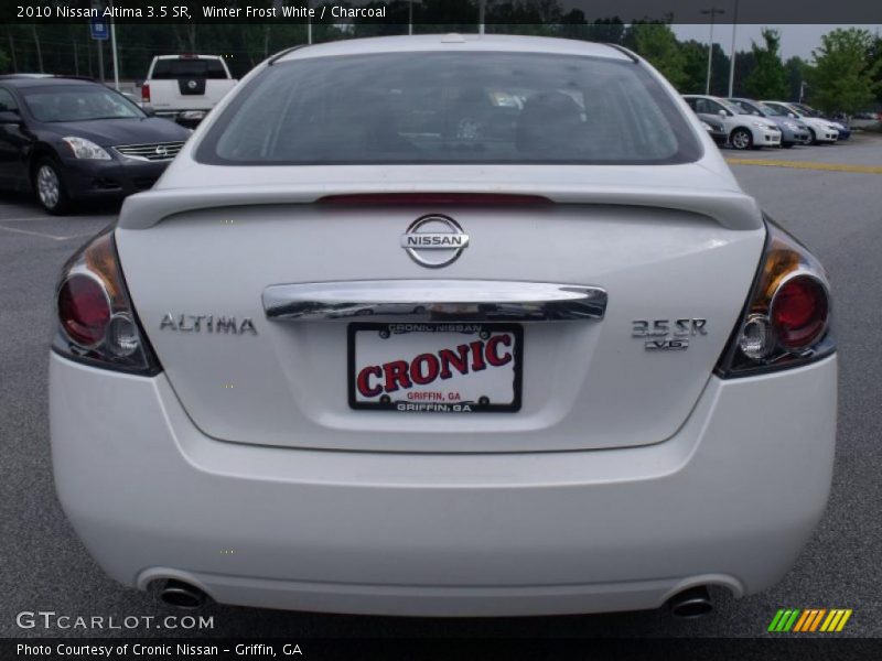 Winter Frost White / Charcoal 2010 Nissan Altima 3.5 SR