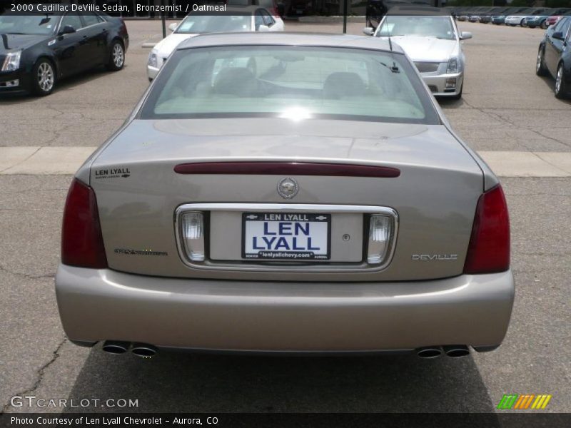 Bronzemist / Oatmeal 2000 Cadillac DeVille Sedan