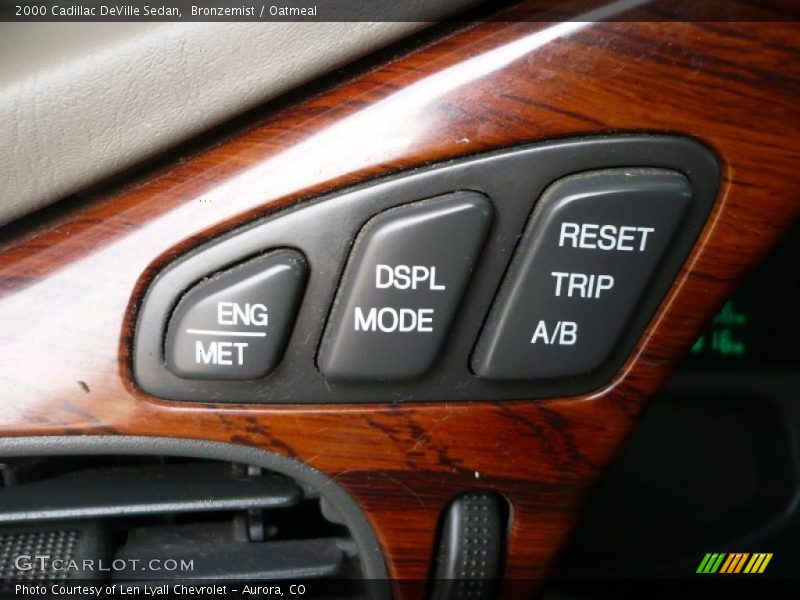Bronzemist / Oatmeal 2000 Cadillac DeVille Sedan