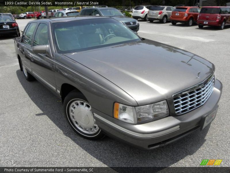 Moonstone / Neutral Shale 1999 Cadillac DeVille Sedan
