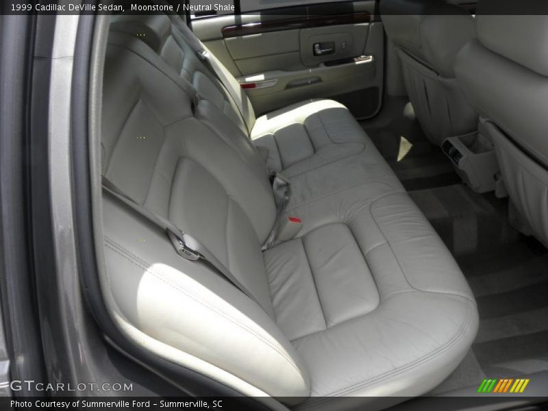 Moonstone / Neutral Shale 1999 Cadillac DeVille Sedan