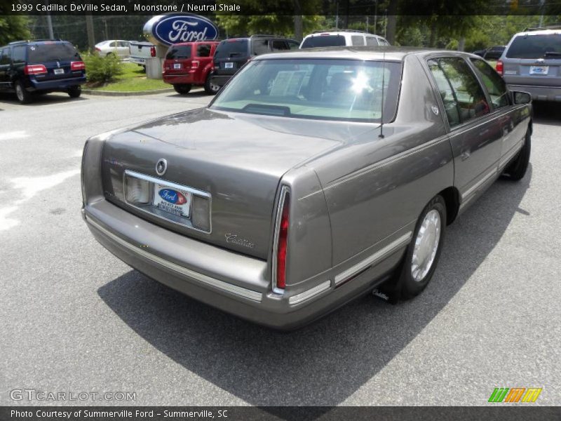 Moonstone / Neutral Shale 1999 Cadillac DeVille Sedan