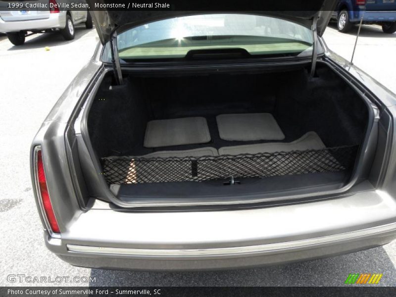 Moonstone / Neutral Shale 1999 Cadillac DeVille Sedan