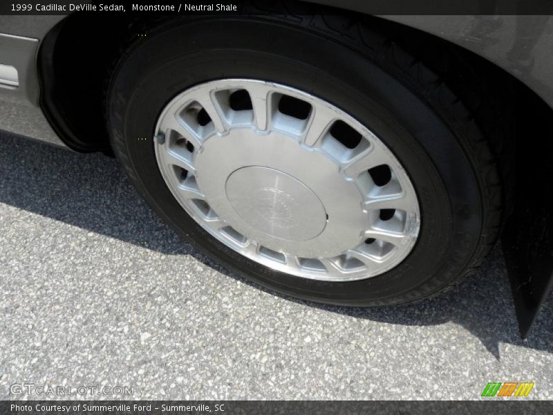 Moonstone / Neutral Shale 1999 Cadillac DeVille Sedan