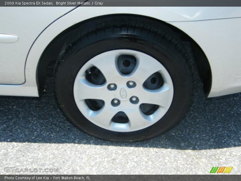 Bright Silver Metallic / Gray 2009 Kia Spectra EX Sedan