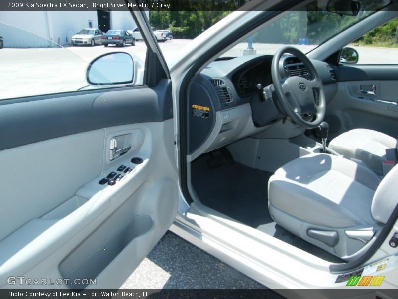 Bright Silver Metallic / Gray 2009 Kia Spectra EX Sedan
