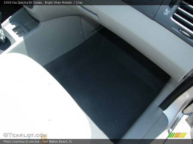 Bright Silver Metallic / Gray 2009 Kia Spectra EX Sedan