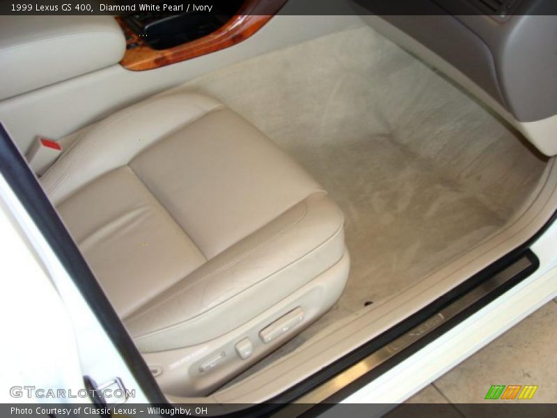 Diamond White Pearl / Ivory 1999 Lexus GS 400