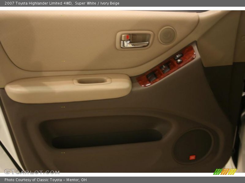 Super White / Ivory Beige 2007 Toyota Highlander Limited 4WD