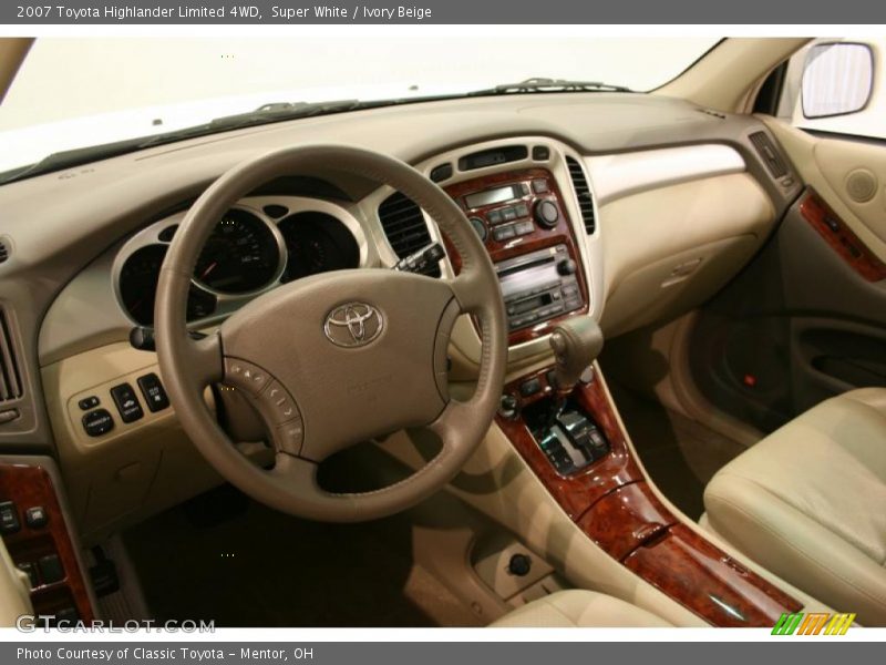 Super White / Ivory Beige 2007 Toyota Highlander Limited 4WD