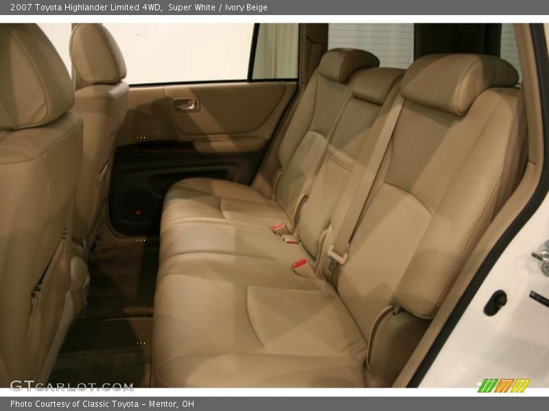 Super White / Ivory Beige 2007 Toyota Highlander Limited 4WD
