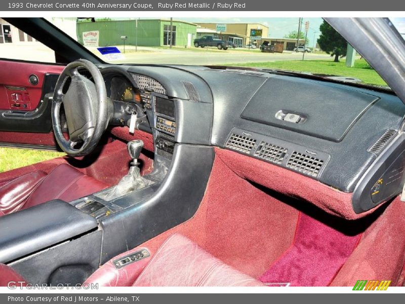 Dashboard of 1993 Corvette 40th Anniversary Coupe
