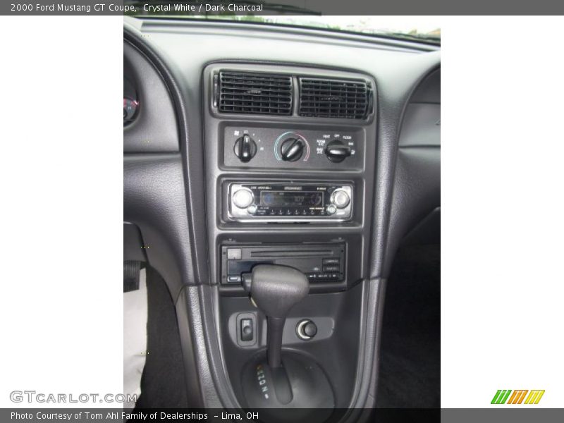 Crystal White / Dark Charcoal 2000 Ford Mustang GT Coupe