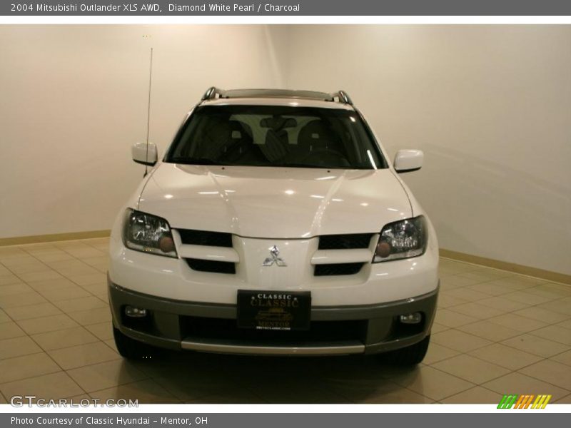 Diamond White Pearl / Charcoal 2004 Mitsubishi Outlander XLS AWD