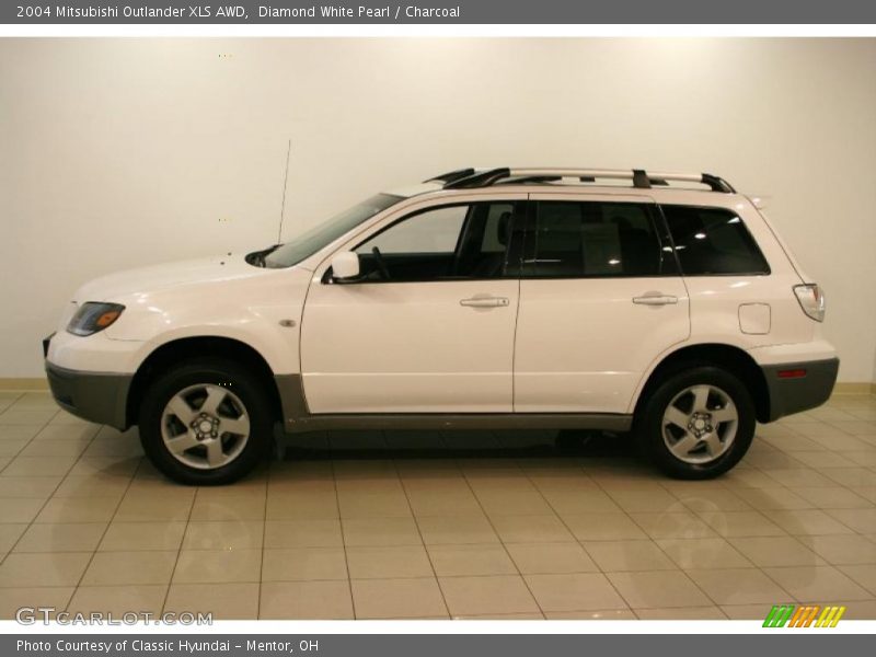 Diamond White Pearl / Charcoal 2004 Mitsubishi Outlander XLS AWD