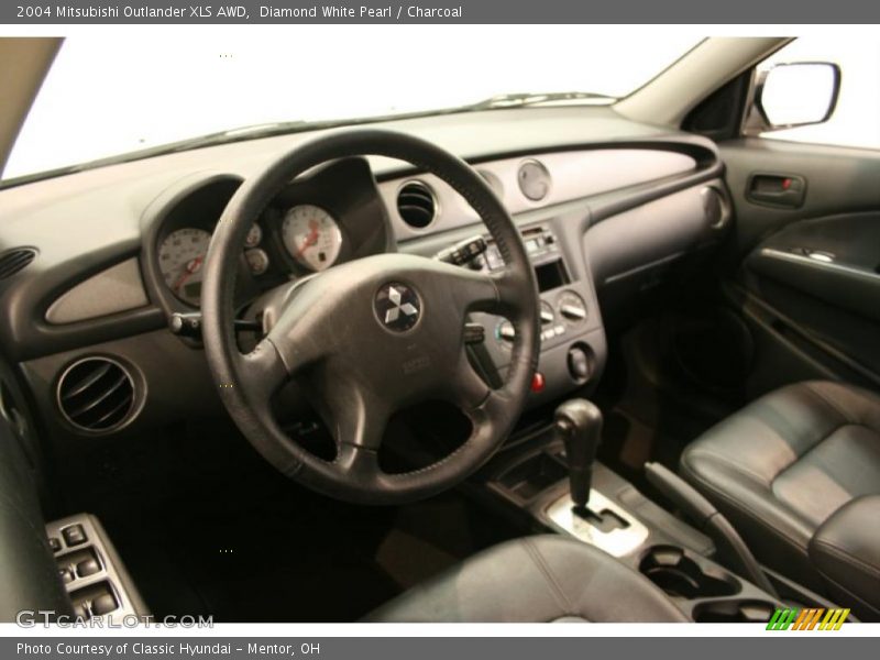 Diamond White Pearl / Charcoal 2004 Mitsubishi Outlander XLS AWD