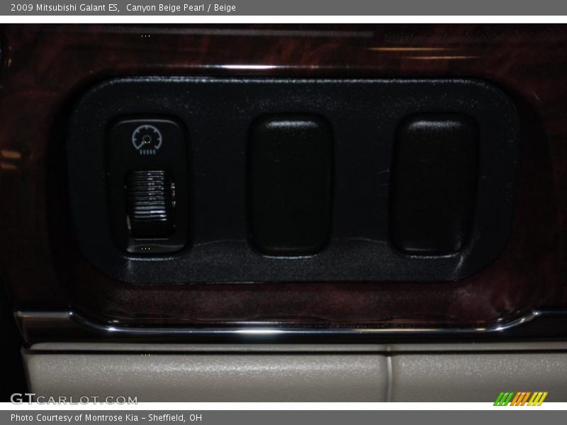 Canyon Beige Pearl / Beige 2009 Mitsubishi Galant ES
