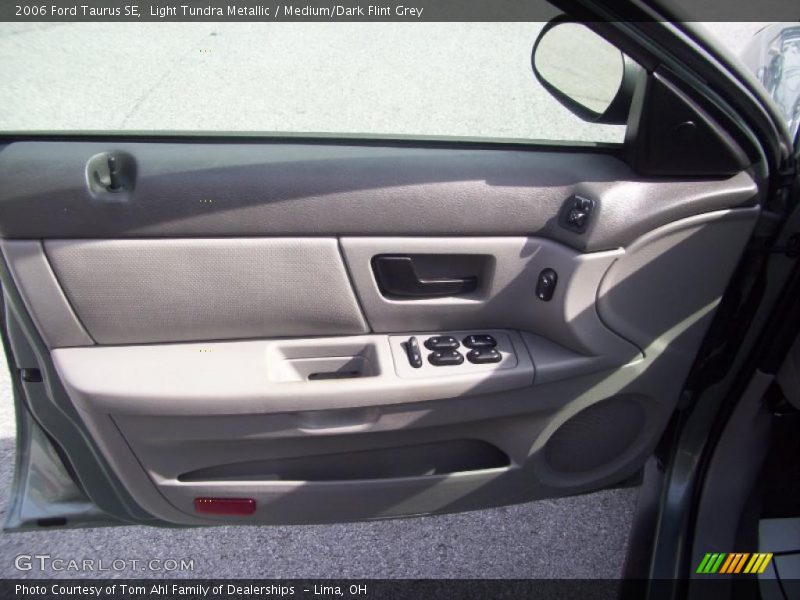 Light Tundra Metallic / Medium/Dark Flint Grey 2006 Ford Taurus SE