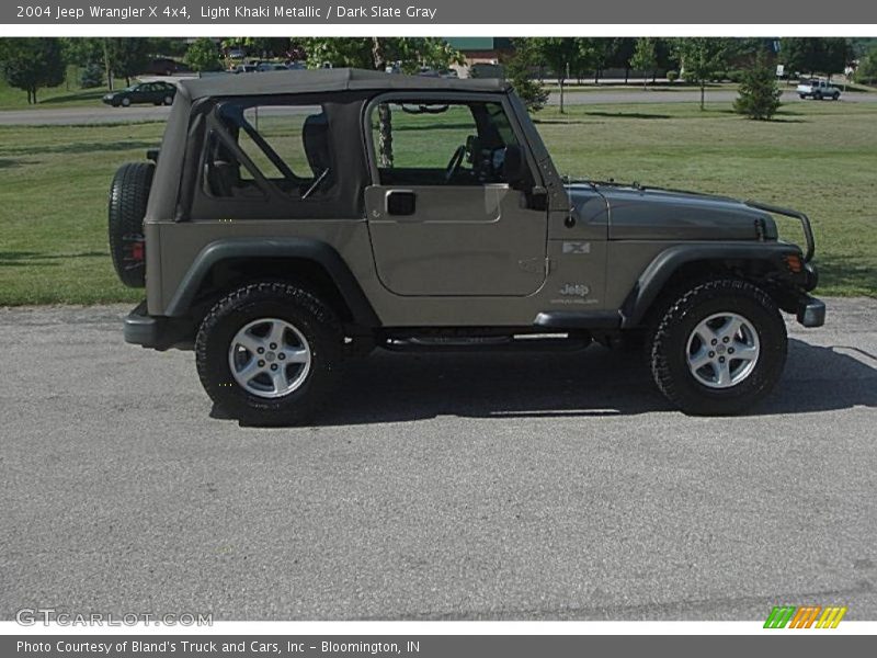 Light Khaki Metallic / Dark Slate Gray 2004 Jeep Wrangler X 4x4