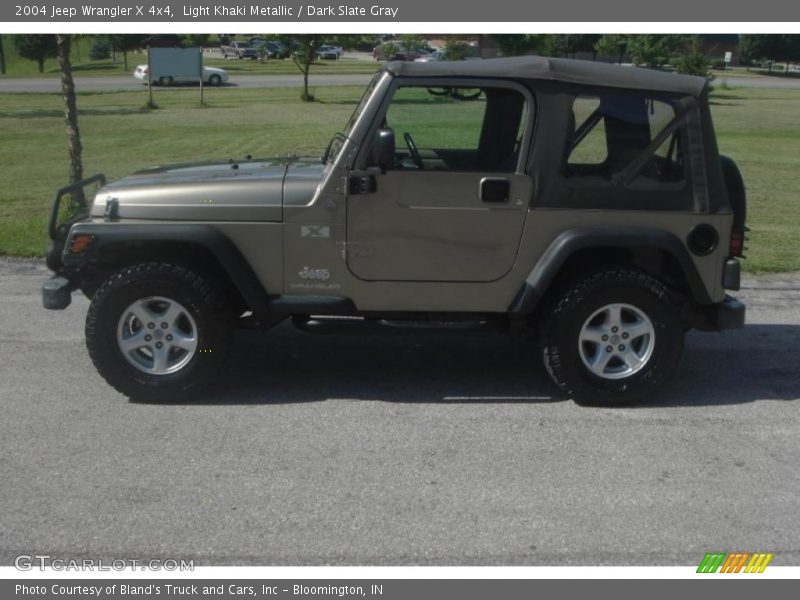 Light Khaki Metallic / Dark Slate Gray 2004 Jeep Wrangler X 4x4