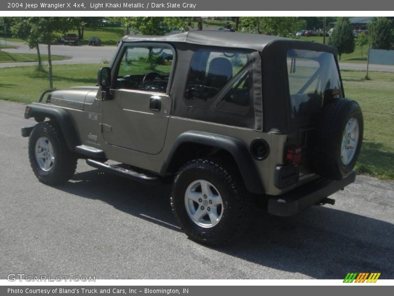 Light Khaki Metallic / Dark Slate Gray 2004 Jeep Wrangler X 4x4