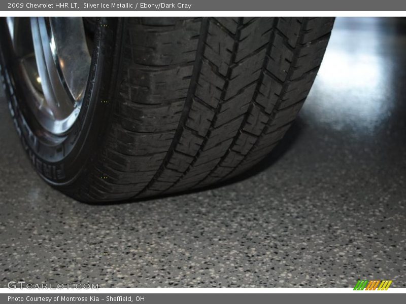 Silver Ice Metallic / Ebony/Dark Gray 2009 Chevrolet HHR LT