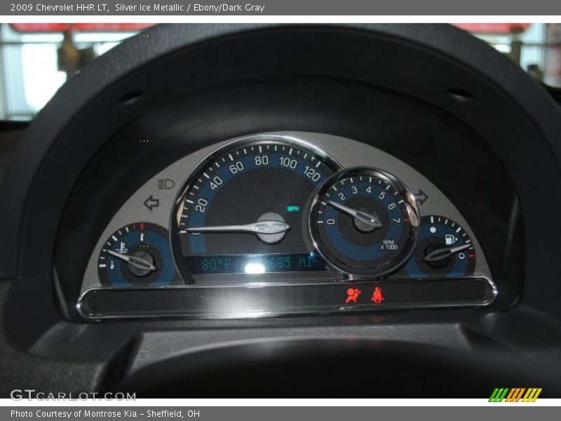Silver Ice Metallic / Ebony/Dark Gray 2009 Chevrolet HHR LT