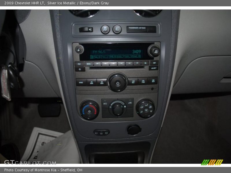 Silver Ice Metallic / Ebony/Dark Gray 2009 Chevrolet HHR LT