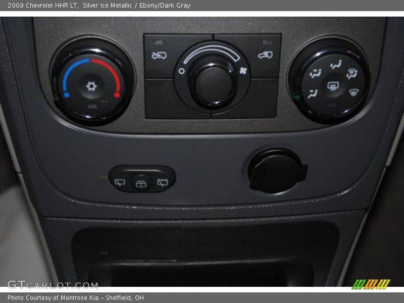 Silver Ice Metallic / Ebony/Dark Gray 2009 Chevrolet HHR LT