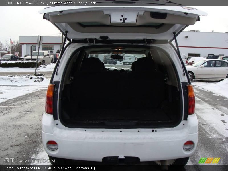 Summit White / Ebony Black 2006 GMC Envoy SLE 4x4