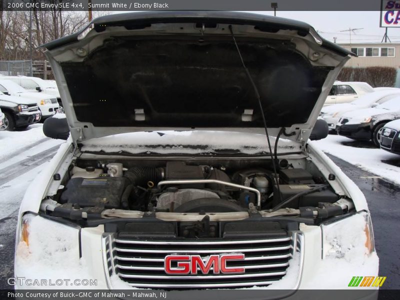 Summit White / Ebony Black 2006 GMC Envoy SLE 4x4
