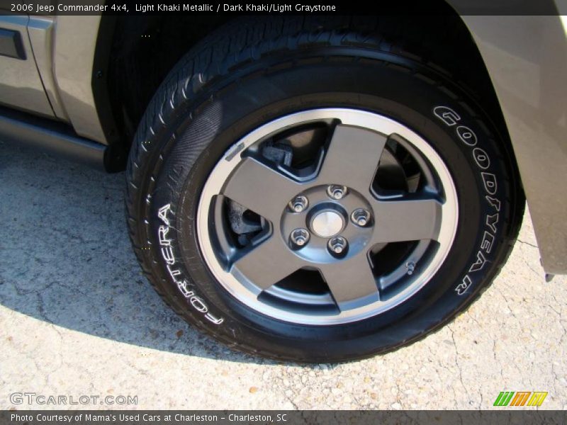 Light Khaki Metallic / Dark Khaki/Light Graystone 2006 Jeep Commander 4x4