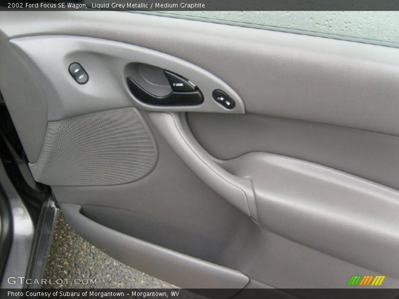 Liquid Grey Metallic / Medium Graphite 2002 Ford Focus SE Wagon