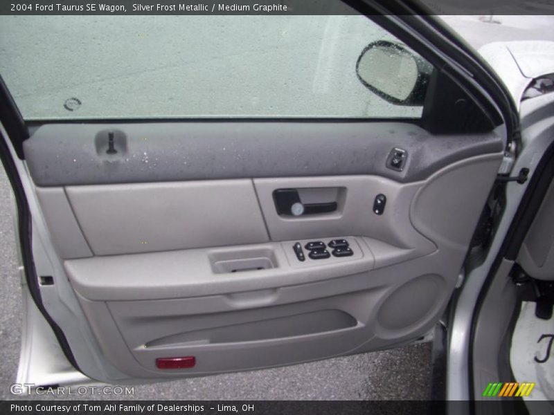 Door Panel of 2004 Taurus SE Wagon