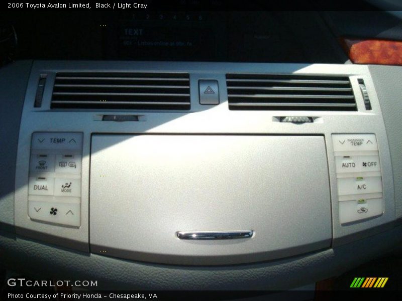 Black / Light Gray 2006 Toyota Avalon Limited