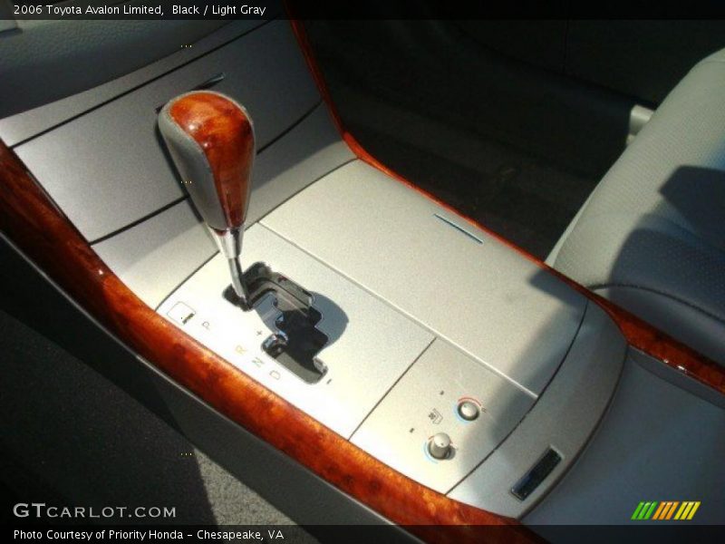 Black / Light Gray 2006 Toyota Avalon Limited